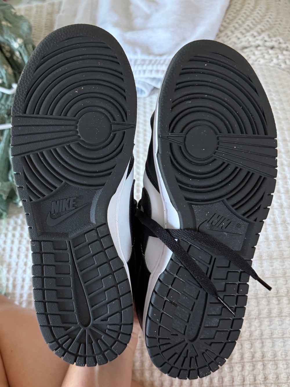 Nike Women’s Panda Dunks - Picture 4 of 4